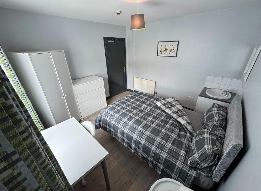 House For Rent, 25 Stranmillis Park, Belfast, BT9 5AU
