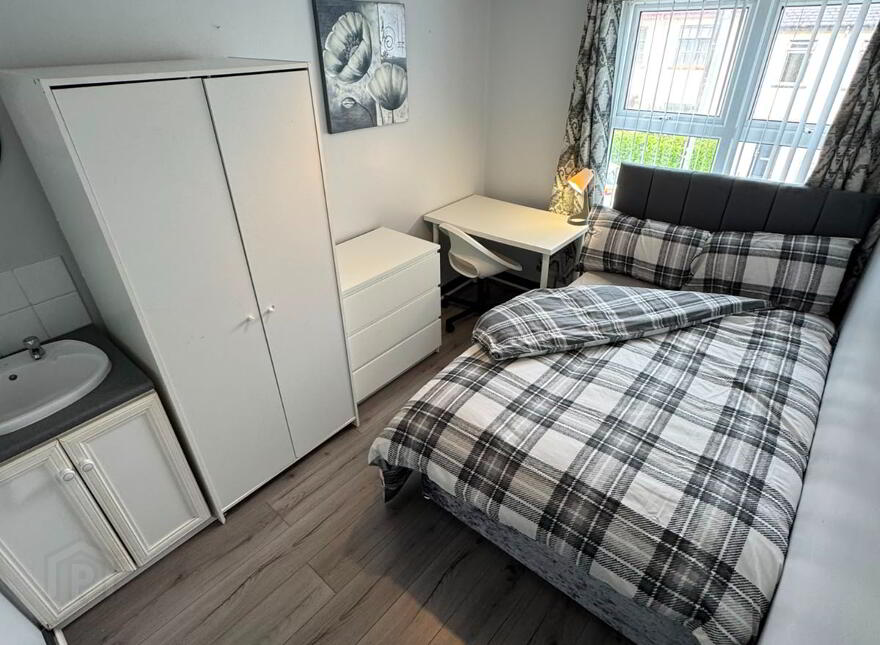 House For Rent, 25 Stranmillis Park, Belfast, BT9 5AU