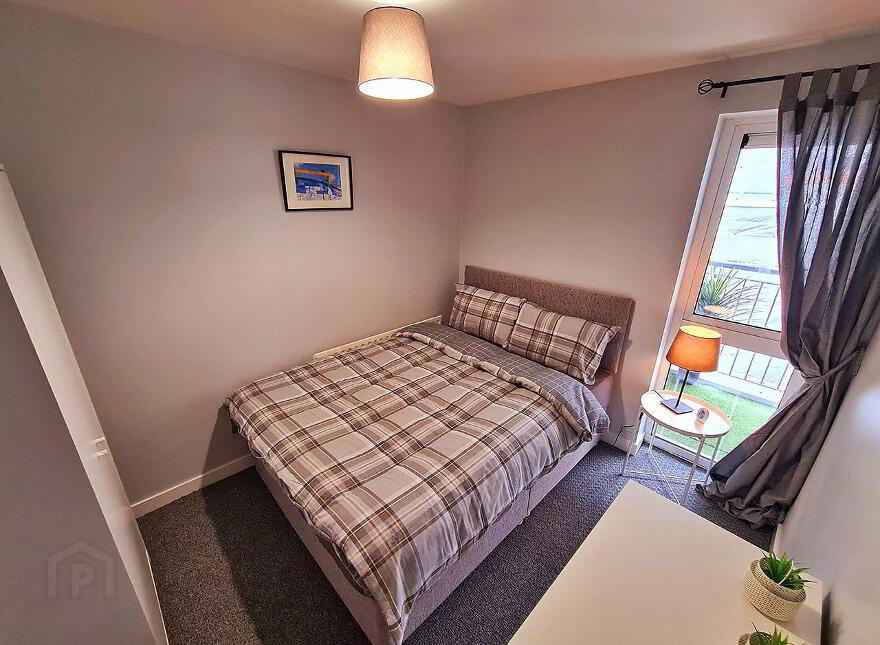 City Centre Apartment For Rent, 4 Shaftesbury Court, 8 Marcus Ward St, Belfast, BT7 1RY