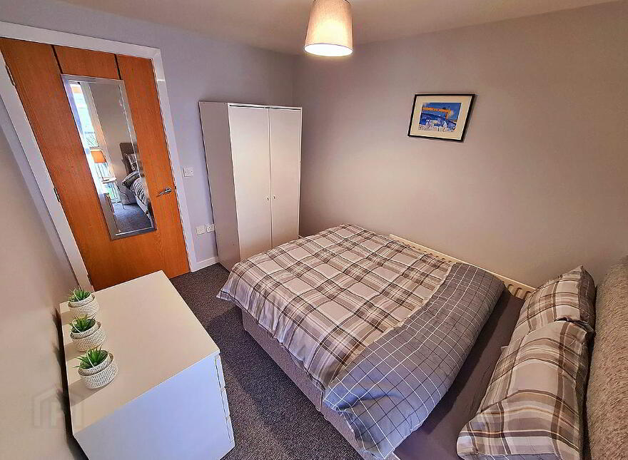 City Centre Apartment For Rent, 4 Shaftesbury Court, 8 Marcus Ward St, Belfast, BT7 1RY