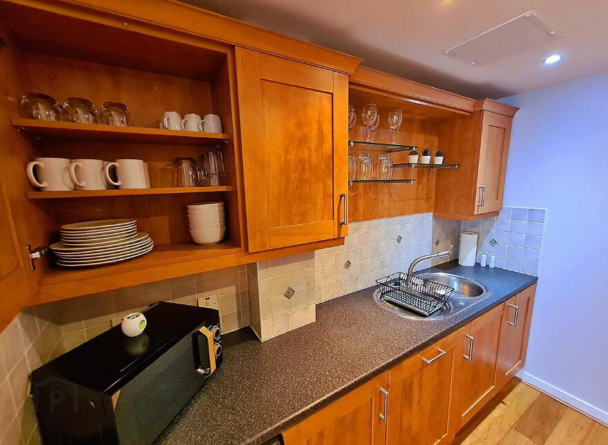 City Centre Apartment For Rent, 4 Shaftesbury Court, 8 Marcus Ward St, Belfast, BT7 1RY