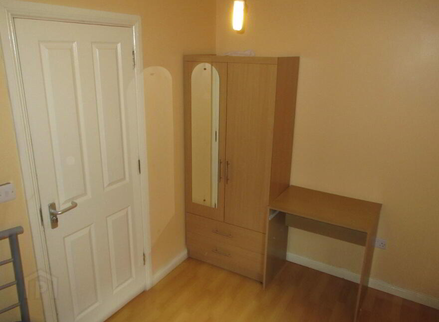 Great 4 Bedroom Apartment, 68A University Avenue, Queens Quarter, Belfast, BT7 1GY