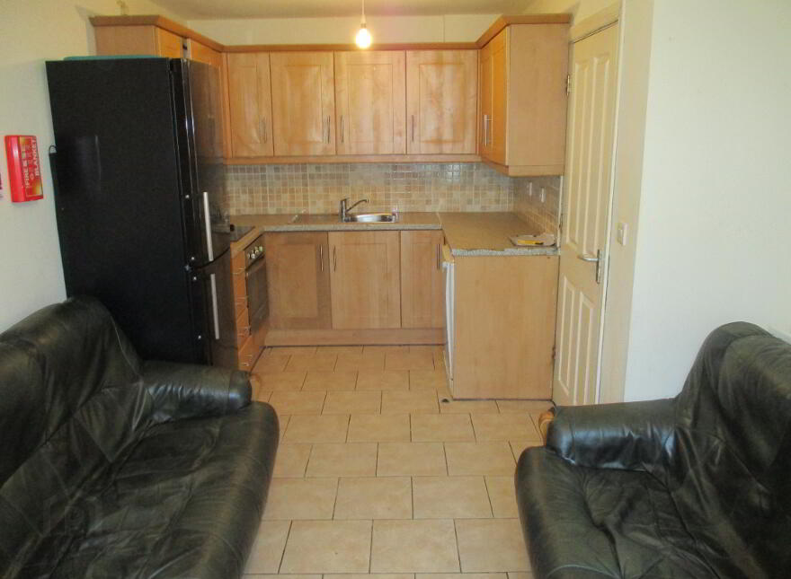 Great 4 Bedroom Apartment, 68A University Avenue, Queens Quarter, Belfast, BT7 1GY