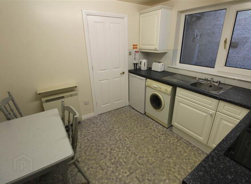 Apartment 2 1 Ravenscroft Avenue, Belfast, BT5 5BA