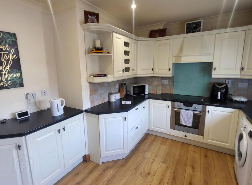 Knockmullin, Fenagh Village, Fenagh, N41VA07