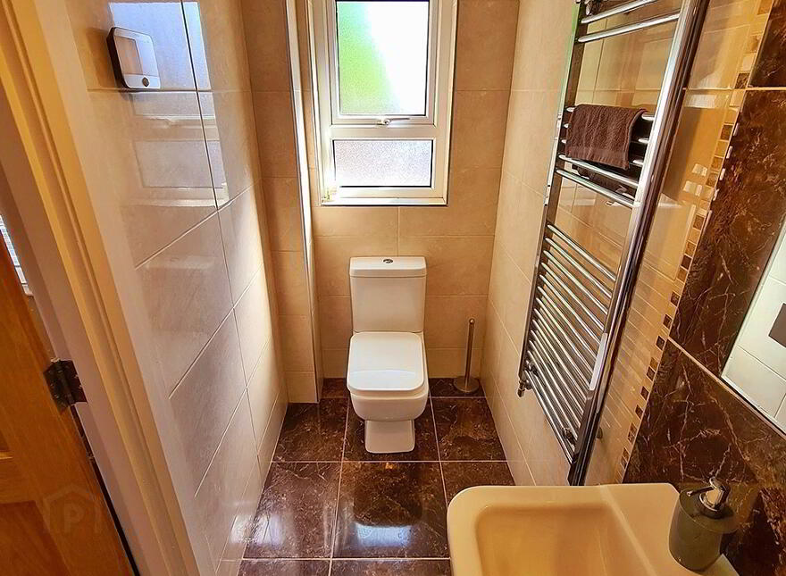Ensuite Room 1, 361 Donegall Rd, Belfast, BT12 6NY