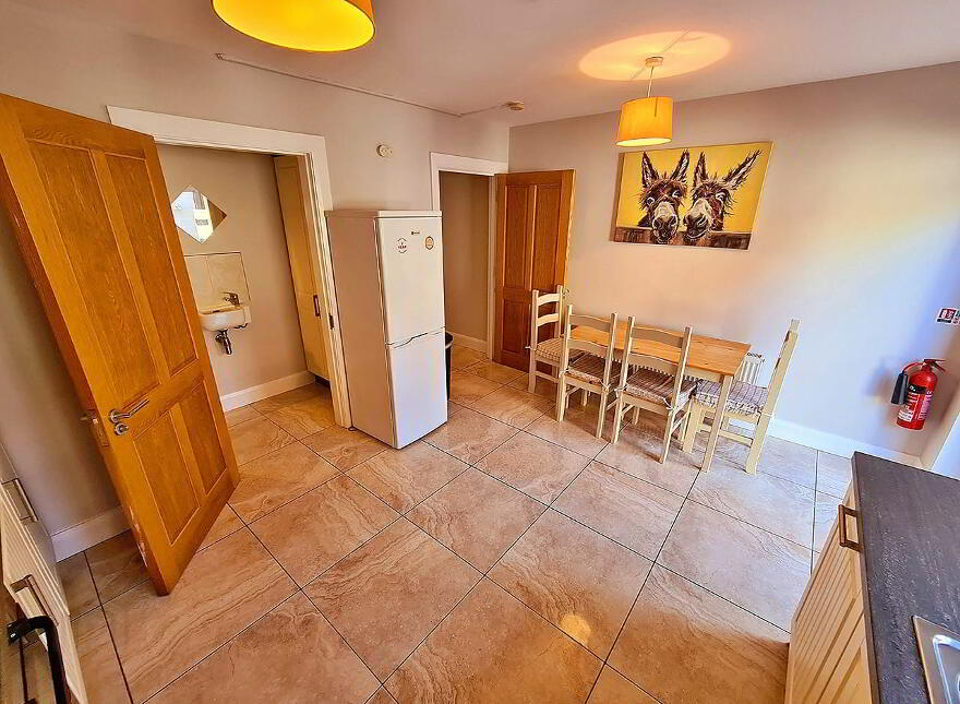 Ensuite Room 1, 361 Donegall Rd, Belfast, BT12 6NY