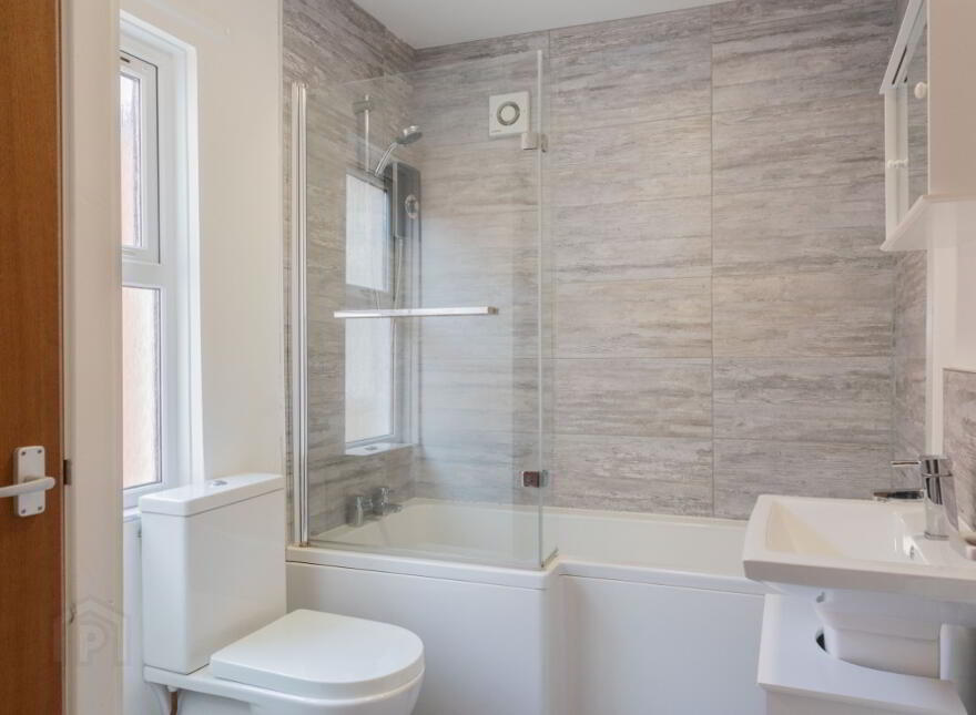 Room 2, 156 Dunluce Avenue, Belfast, BT9 7AZ