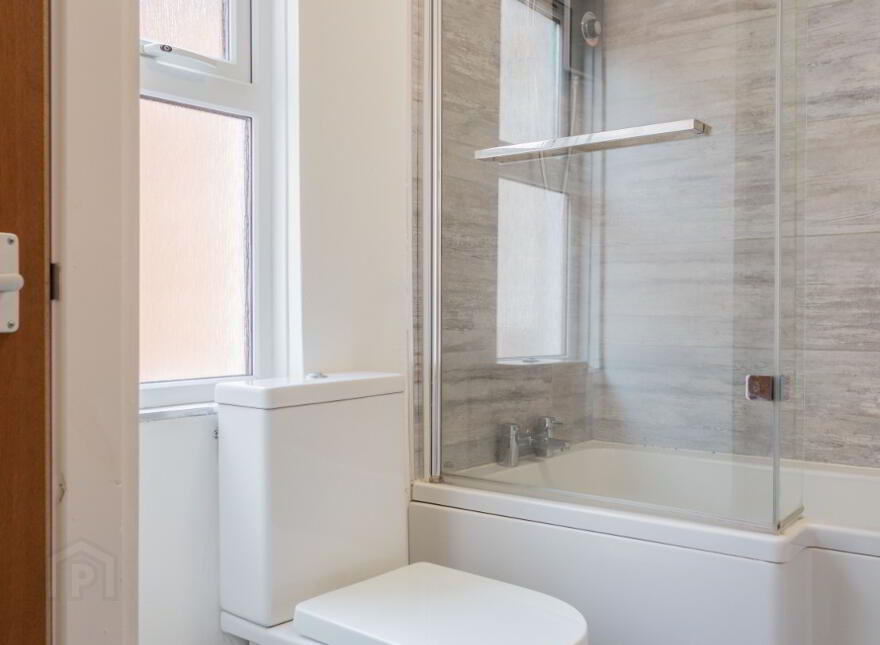 Room 2, 156 Dunluce Avenue, Belfast, BT9 7AZ