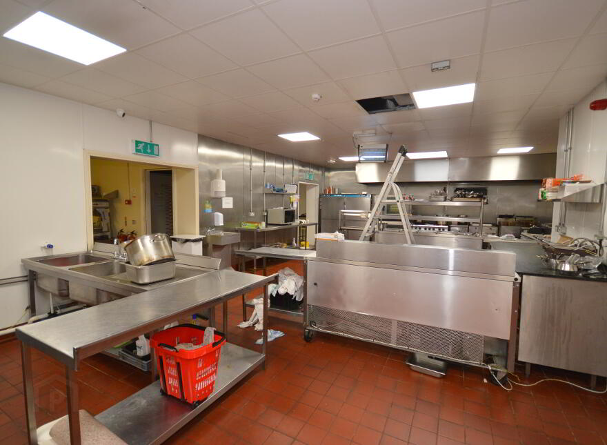 Glen Eden Hotel, 2 Main Street, Belleek, BT93 3FY