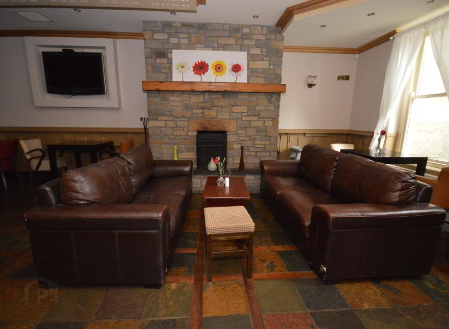 Glen Eden Hotel, 2 Main Street, Belleek, BT93 3FY