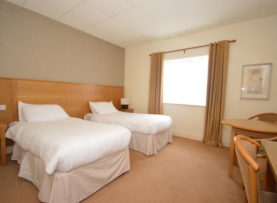Glen Eden Hotel, 2 Main Street, Belleek, BT93 3FY
