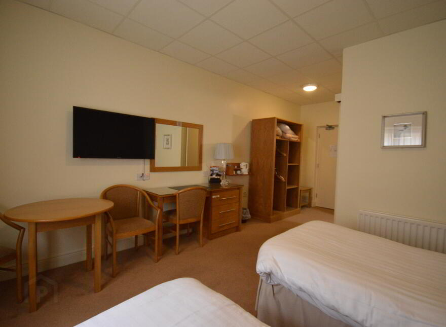 Glen Eden Hotel, 2 Main Street, Belleek, BT93 3FY