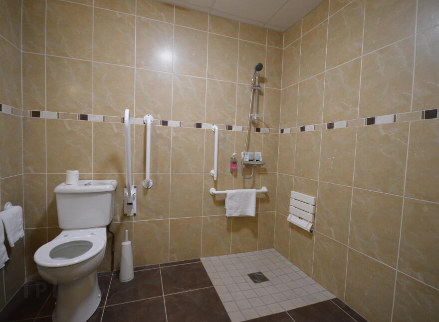 Glen Eden Hotel, 2 Main Street, Belleek, BT93 3FY