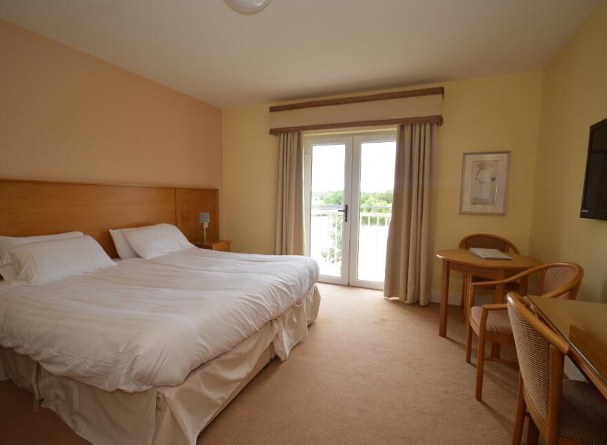 Glen Eden Hotel, 2 Main Street, Belleek, BT93 3FY