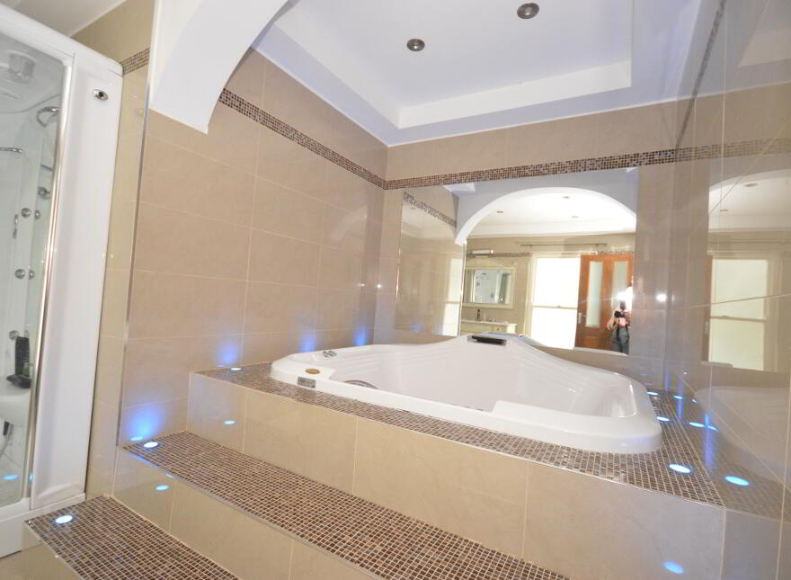Glen Eden Hotel, 2 Main Street, Belleek, BT93 3FY