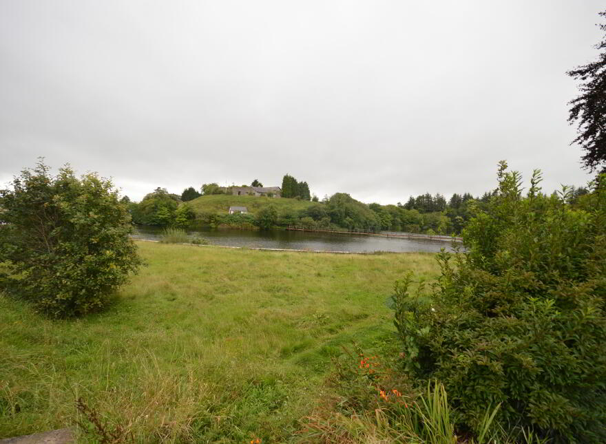 Glen Eden Hotel, 2 Main Street, Belleek, BT93 3FY