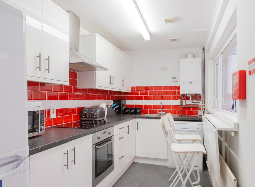 104 Tates Avenue, Belfast, BT9 7BZ