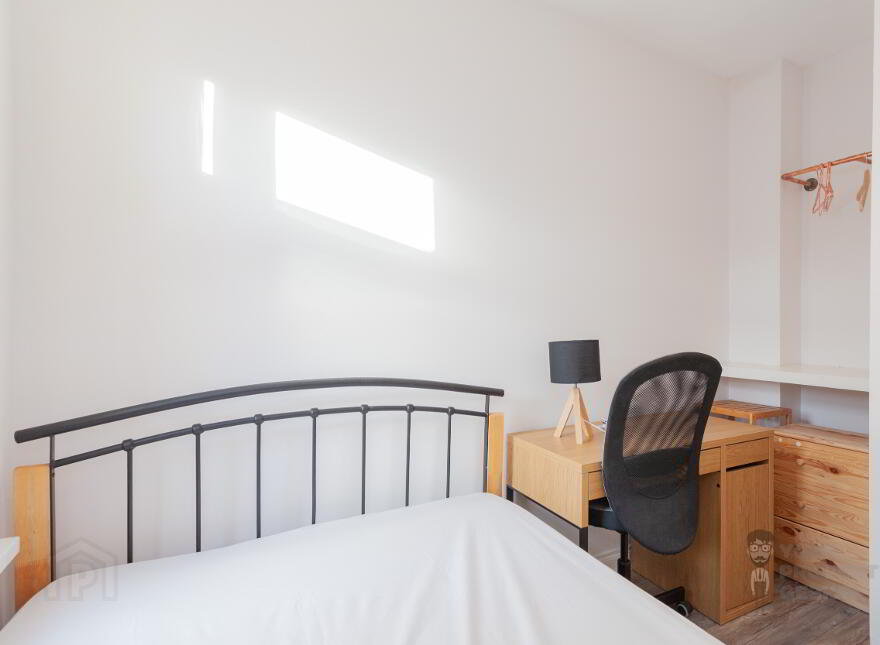 104 Tates Avenue, Belfast, BT9 7BZ
