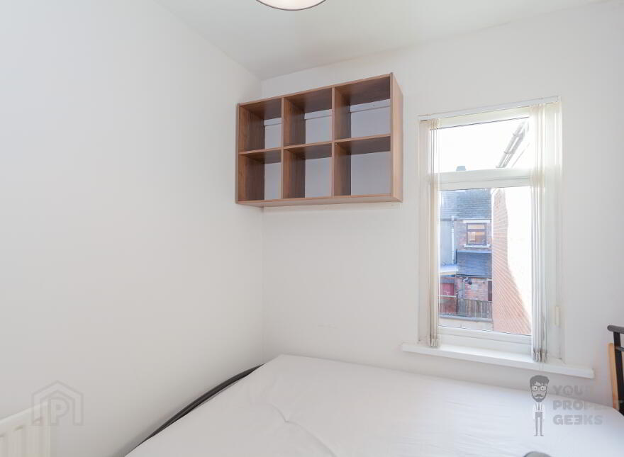 104 Tates Avenue, Belfast, BT9 7BZ