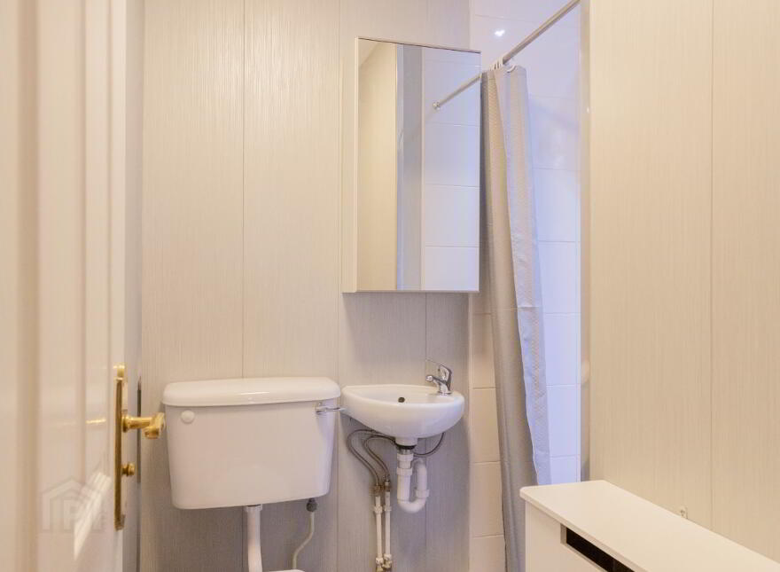 104 Tates Avenue, Belfast, BT9 7BZ
