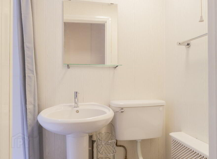 104 Tates Avenue, Belfast, BT9 7BZ