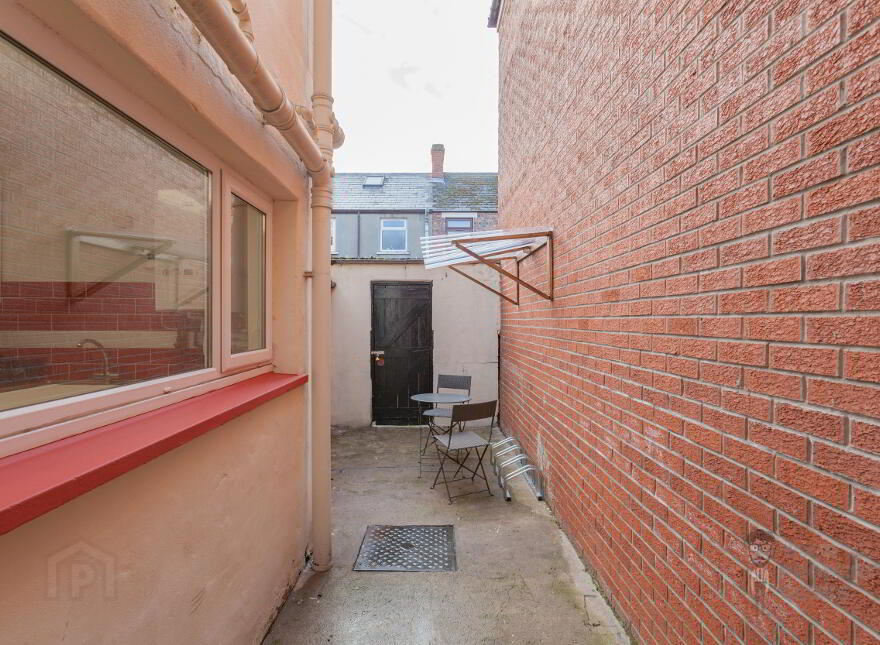 104 Tates Avenue, Belfast, BT9 7BZ