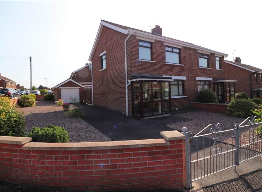 25 Cloverhill Avenue, Saintfield Road, Lisburn, BT27 5HW photo