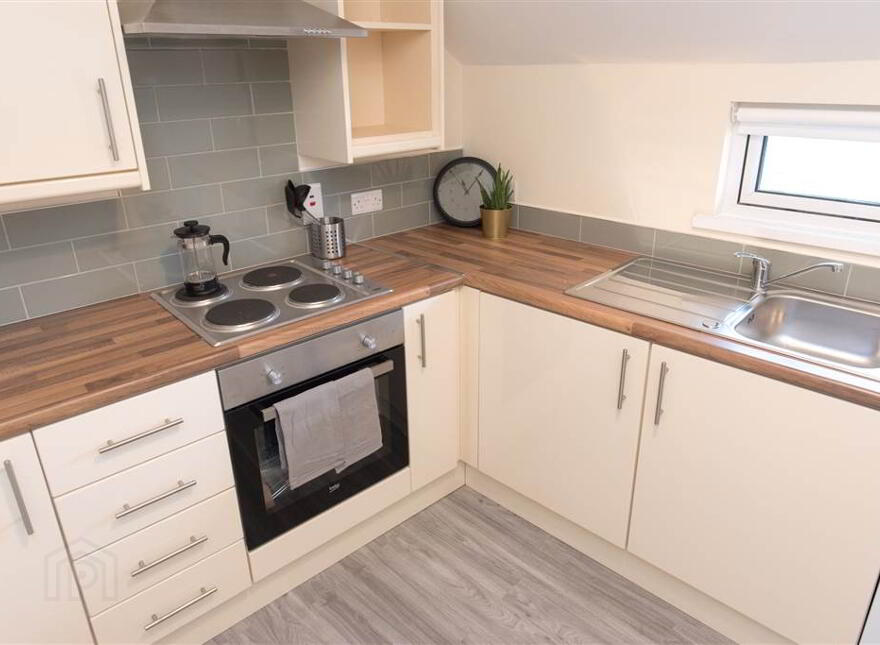 Apt 1 156, Beersbridge Road, Belfast, BT5 4RY
