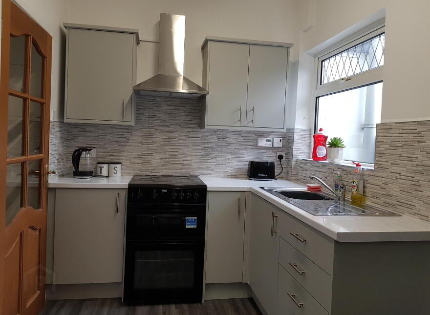 16 Symons Street, Belfast, BT12 6GA