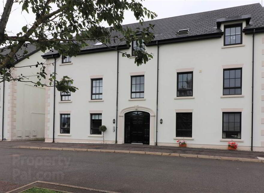 36 Sir Richard Wallace Walk, Lisburn, BT28 3ZH photo