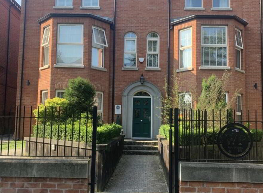 Apt 4 34, WP Apartments, Wellington Park, Belfast, BT9 6DN photo