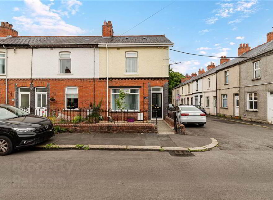 56 Milfort Avenue, Dunmurry, Belfast, BT17 9BJ photo