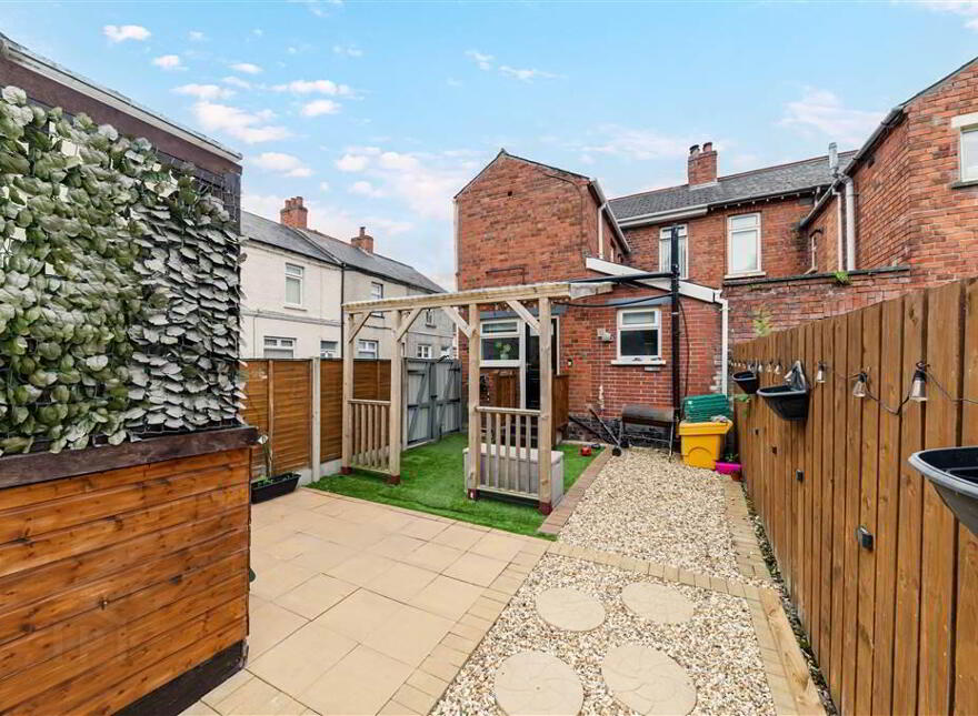 56 Milfort Avenue, Dunmurry, Belfast, BT17 9BJ