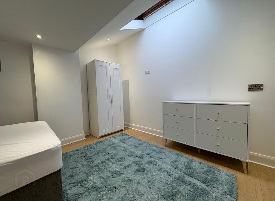 Apt 1 43 Cromwell Road, Botanic, Belfast, BT7 1JX