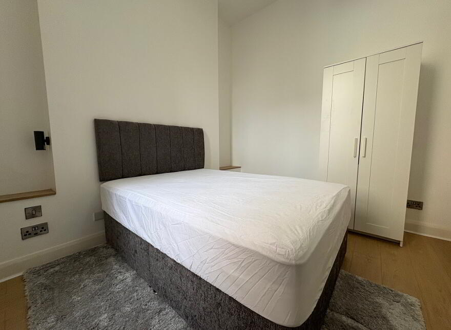 Apt 1 43 Cromwell Road, Botanic, Belfast, BT7 1JX