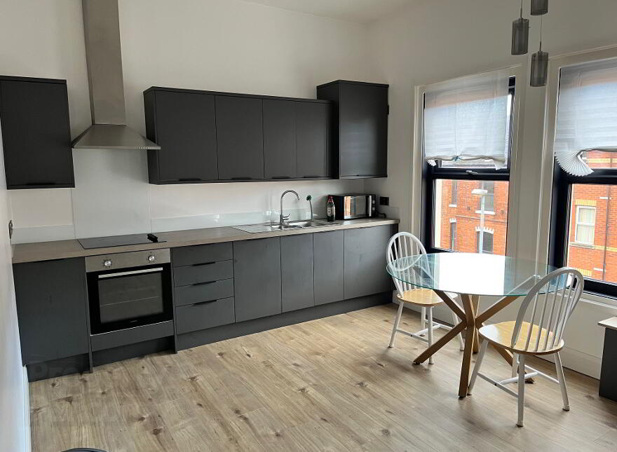 Apt 3 43 Cromwell Road, Botanic, Belfast, BT7 1JX photo