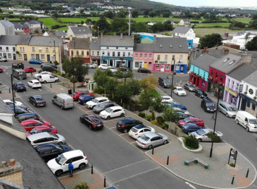 24 The Diamond, Carndonagh, F93AKF5