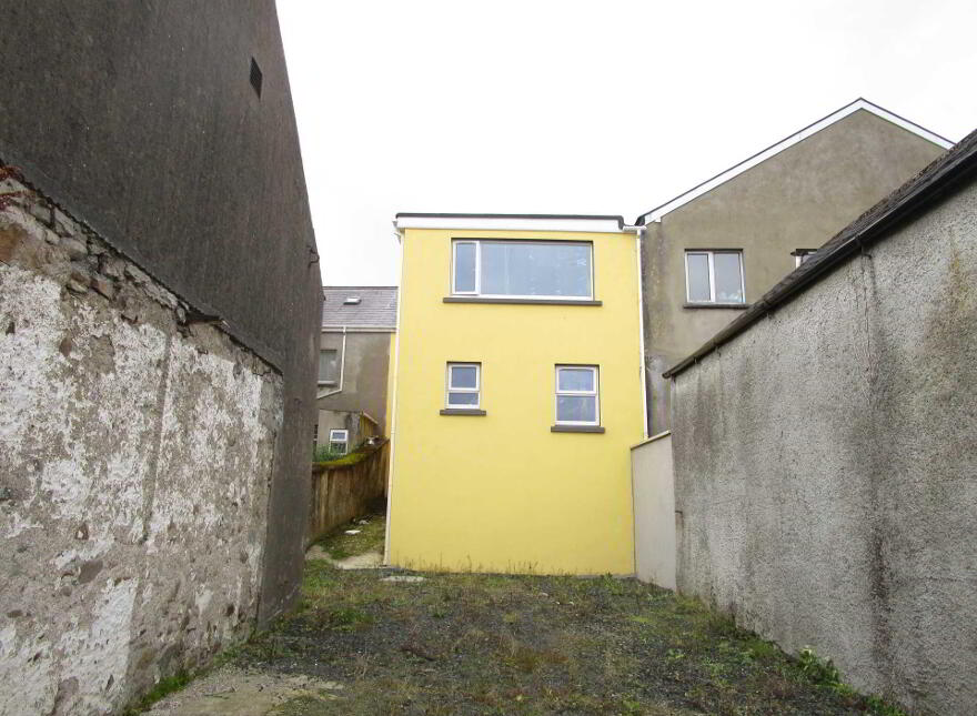24 The Diamond, Carndonagh, F93AKF5