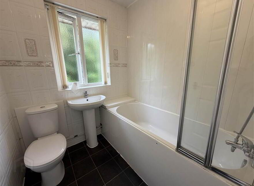 8 Merrion Park, Dunmurry, Belfast, BT17 0SF