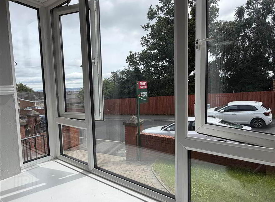8 Merrion Park, Dunmurry, Belfast, BT17 0SF