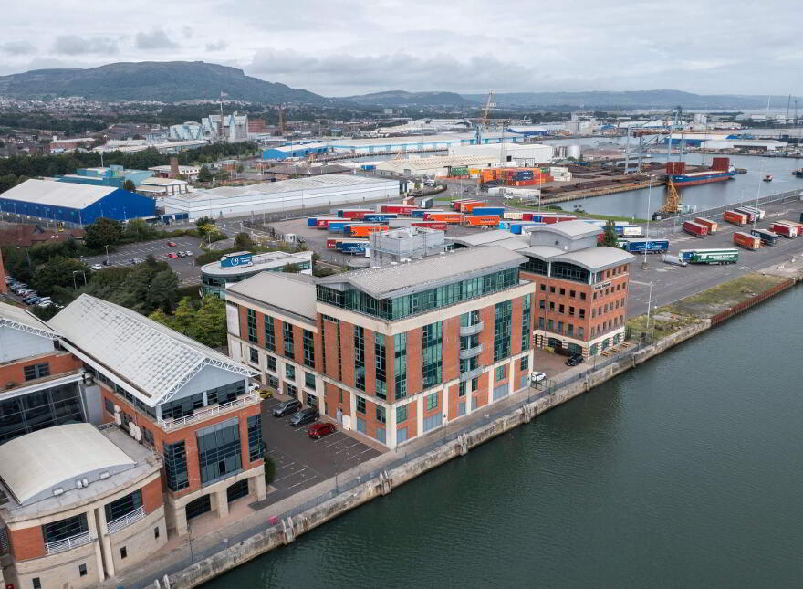 31 Waterside Tower, Clarendon Dock, Clarendon Road, Belfast, BT1 3BG