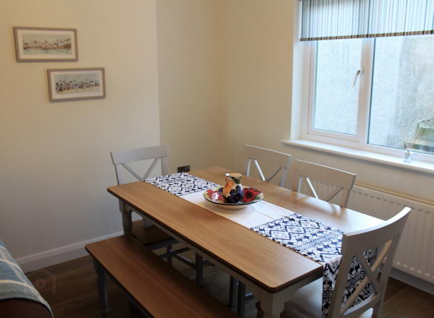 Holiday Let 24/25, 154 Causeway Street, Portrush, BT56 8JE