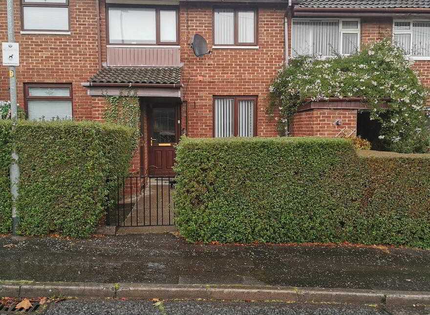 33 Sunningdale Gardens, Belfast, BT14 6SF photo