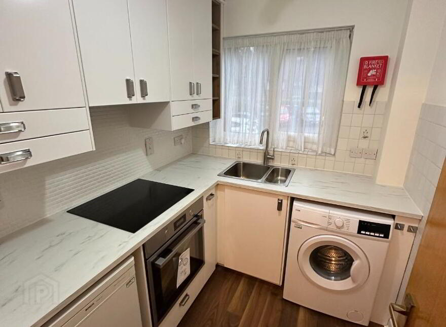 4C Stranmillis Court, Belfast, BT9 5EU photo 3