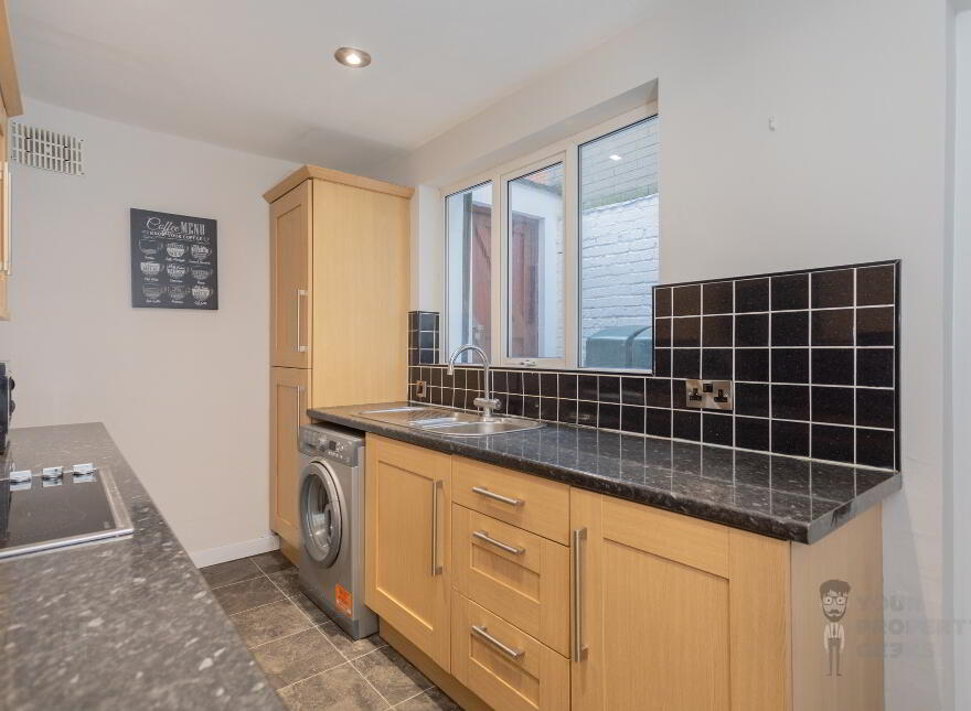2 Dunraven Avenue, Belfast, BT5 5JR