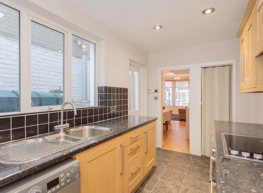2 Dunraven Avenue, Belfast, BT5 5JR