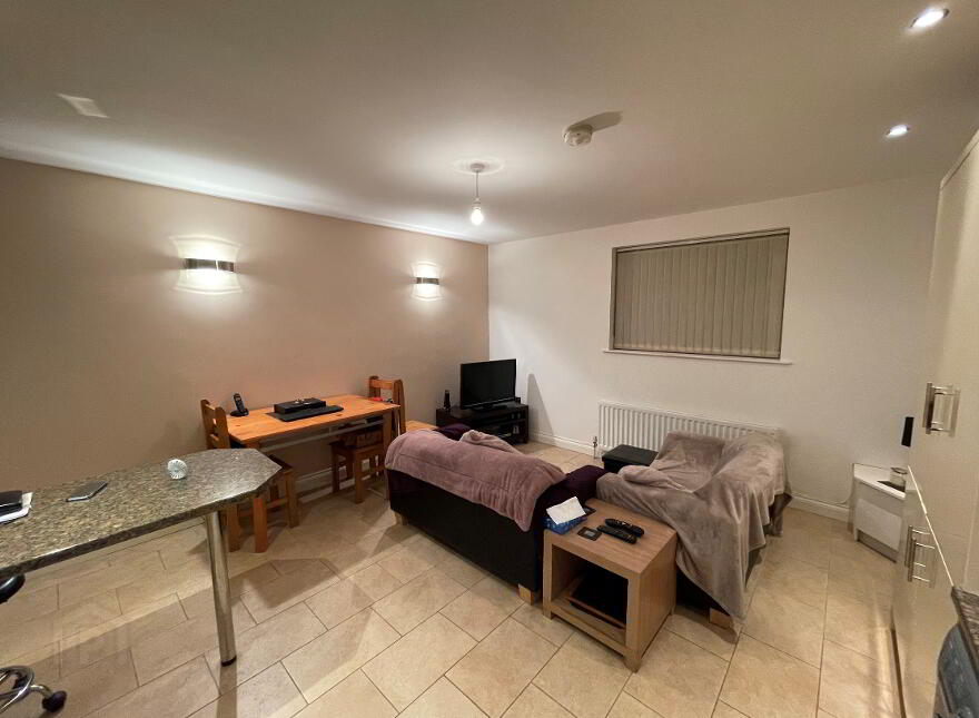 95b Eglantine Avenue, Belfast, BT9 6EX