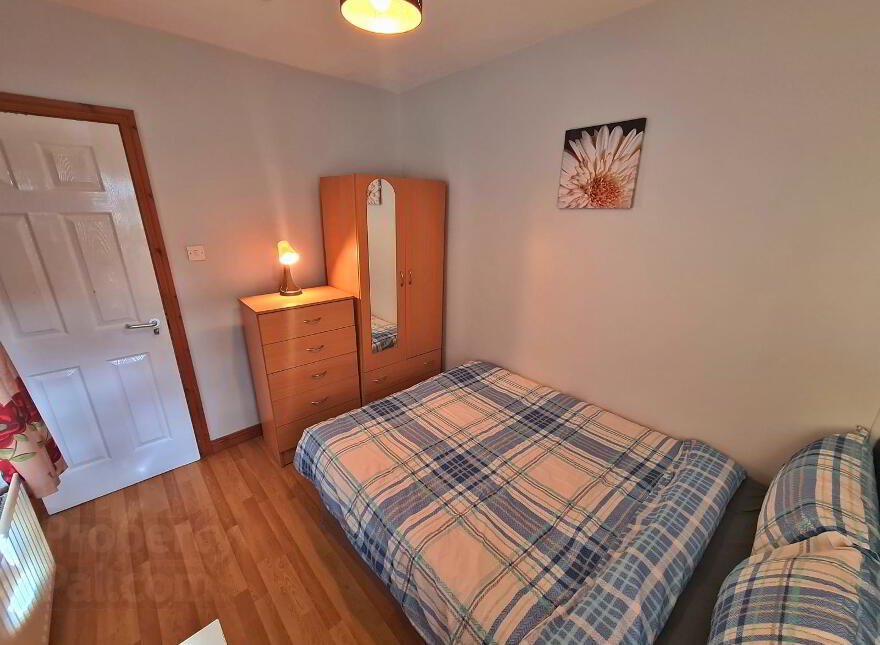 House For Rent, 8 Lisburn Ave Flat 1, Belfast, BT9 7FX photo