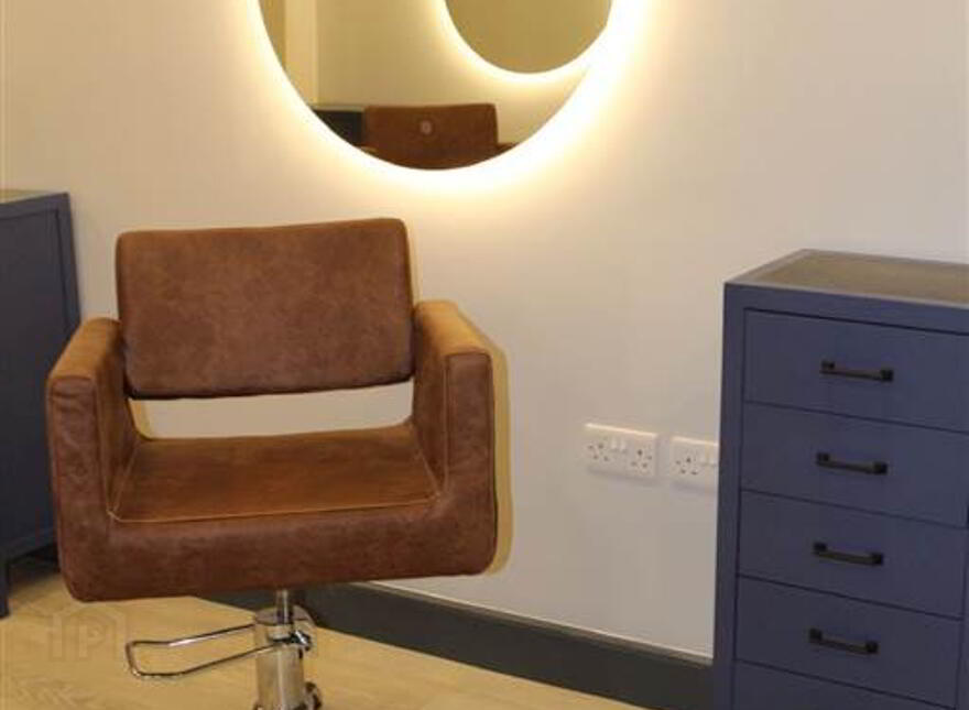 Hair Salon Chairs For Rent, 10 Market Street, Bangor, BT20 4SP